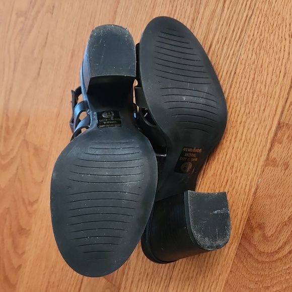 Black 2" Heel shoes, size 6 1/2 - Picture 5 of 5